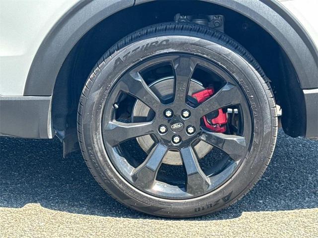 Photo of 2022 Star White Ford Explorer