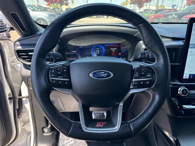 Photo of 2022 Star White Ford Explorer