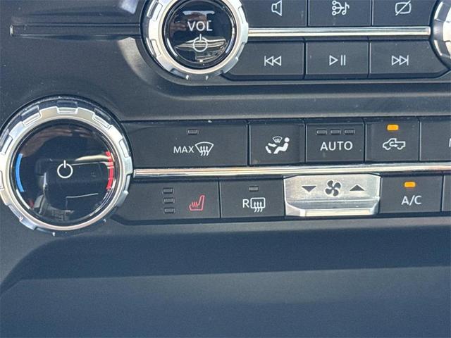 Photo of 2023 Oxford White Ford F-150 Lightning