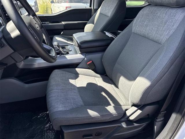 Photo of 2023 Oxford White Ford F-150 Lightning