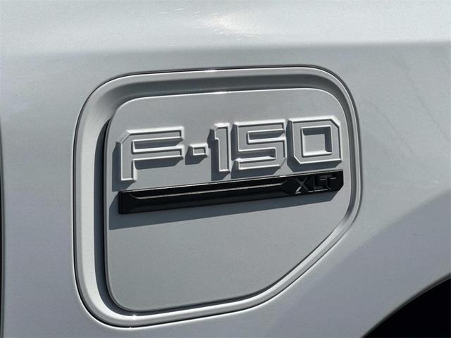 Photo of 2023 Oxford White Ford F-150 Lightning