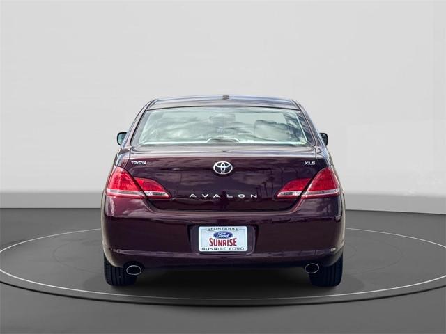 Photo of 2006 Red Toyota Avalon