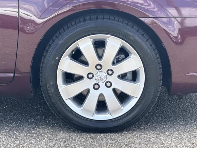 Photo of 2006 Red Toyota Avalon