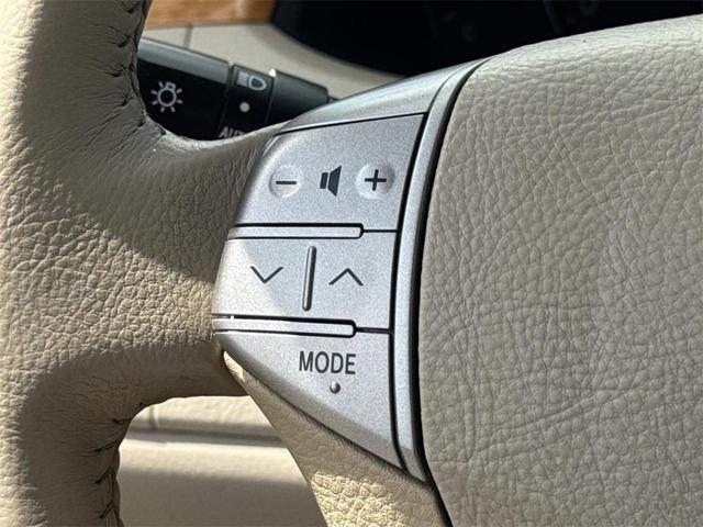 Photo of 2006 Red Toyota Avalon
