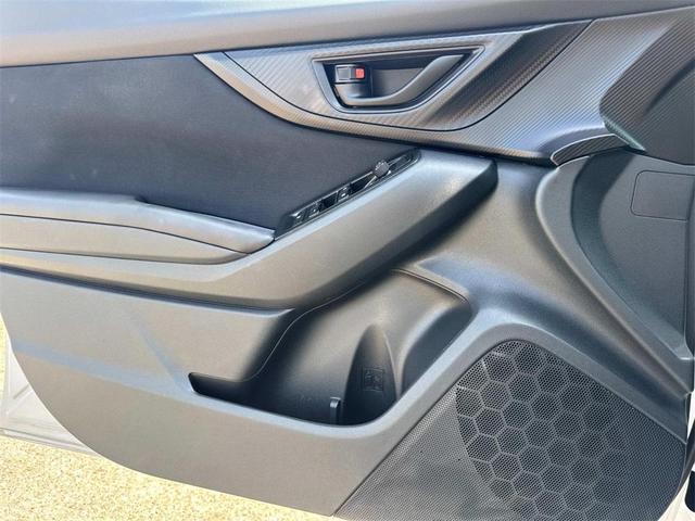 Photo of 2022 Crystal White Pearl Subaru Impreza