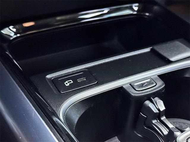 Photo of 2022 White Mercedes-Benz GLA 250