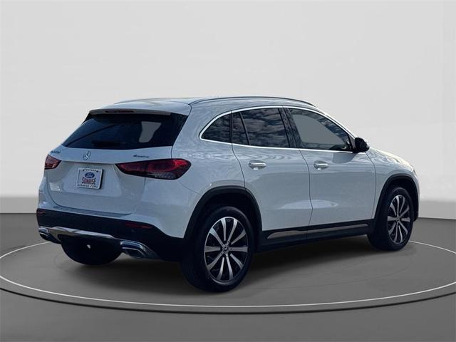 Photo of 2022 White Mercedes-Benz GLA 250