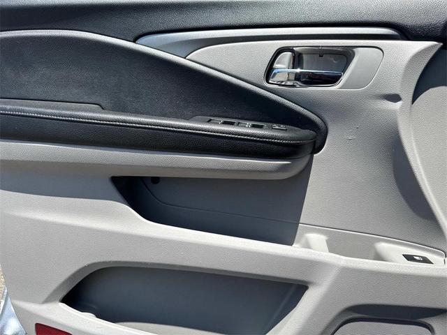 Photo of 2019 Silver Honda Pilot