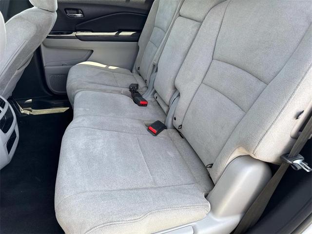 Photo of 2019 Silver Honda Pilot