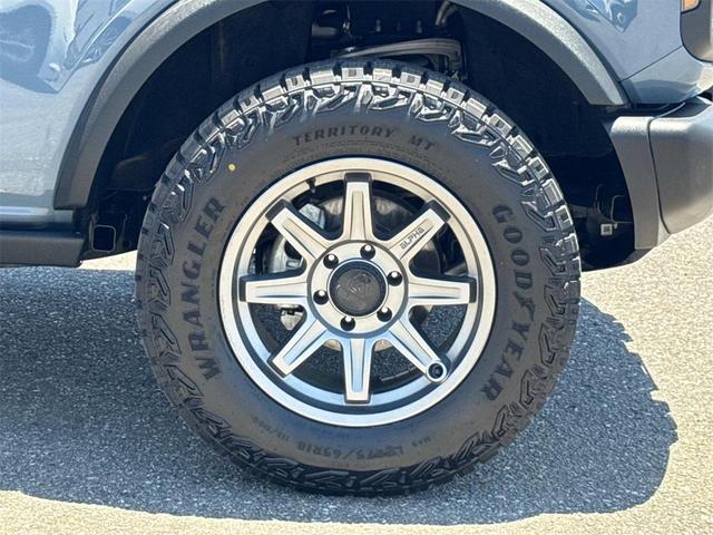 Photo of 2023 Azure Gray Metallic Ford Bronco