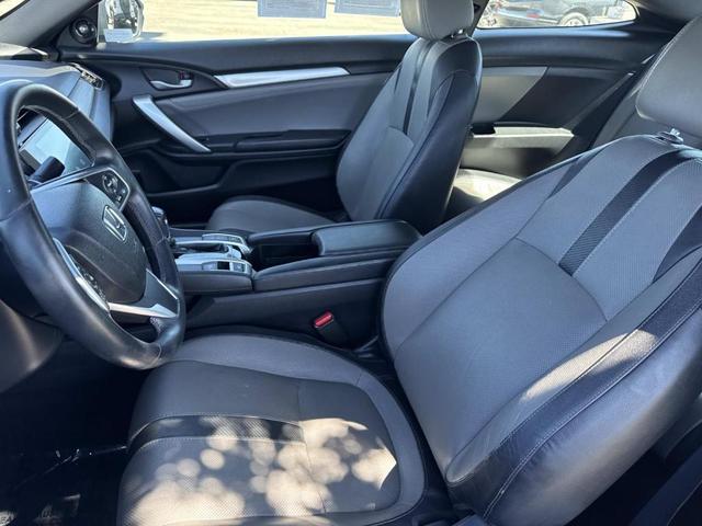 Photo of 2016 Blue Honda Civic