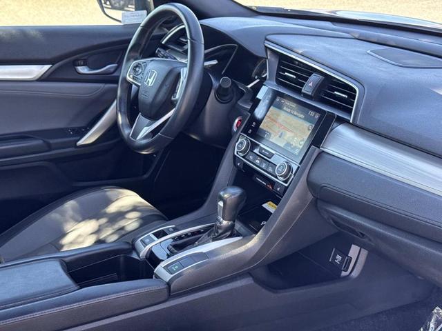 Photo of 2016 Blue Honda Civic