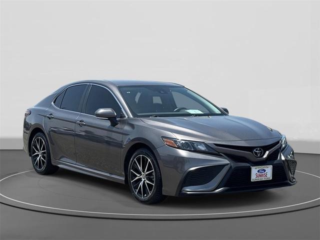 Photo of 2023 Gray Toyota Camry