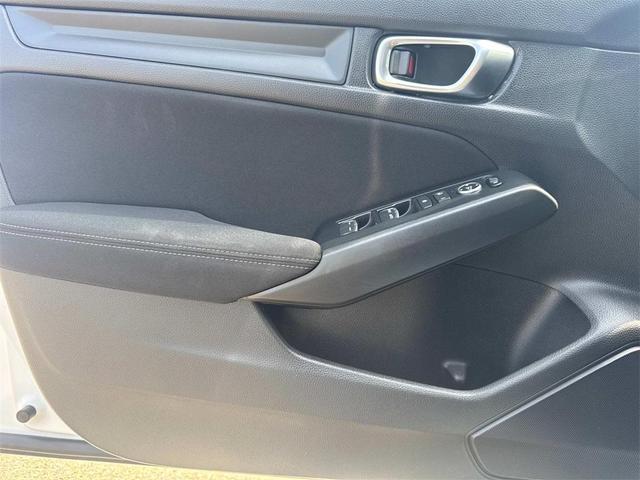 Photo of 2024 White Honda Civic