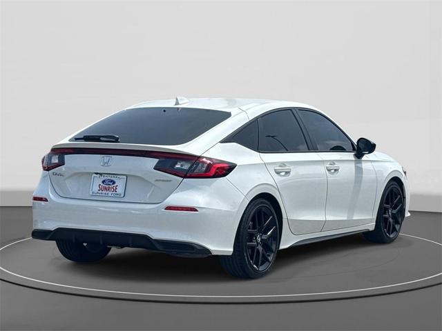 Photo of 2024 White Honda Civic