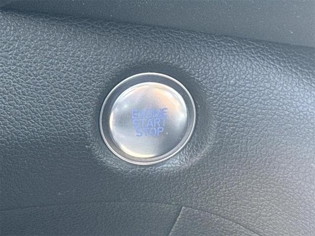 Photo of 2023 Shimmering Silver Pearl Hyundai SANTA FE