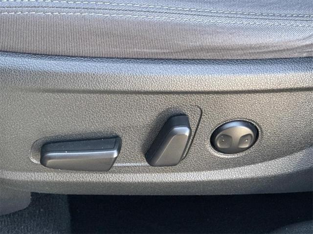 Photo of 2023 Shimmering Silver Pearl Hyundai SANTA FE