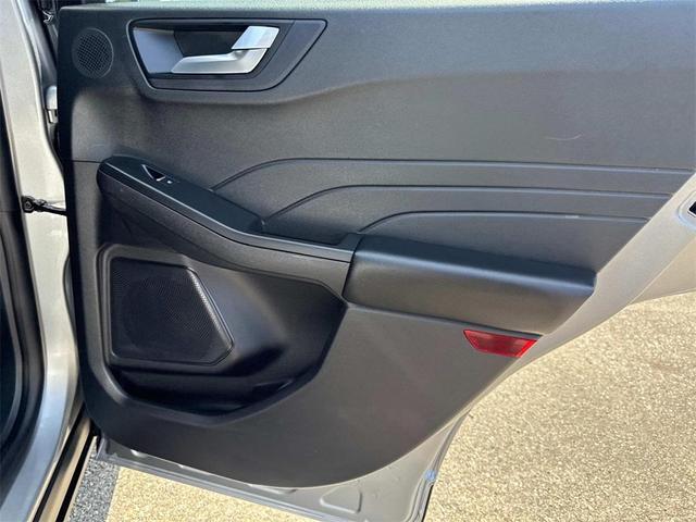 Photo of 2022 Iconic Silver Metallic Ford Escape PHEV