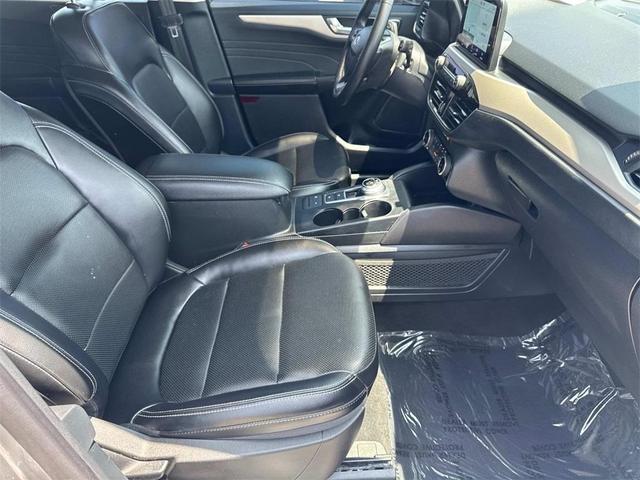 Photo of 2022 Iconic Silver Metallic Ford Escape PHEV