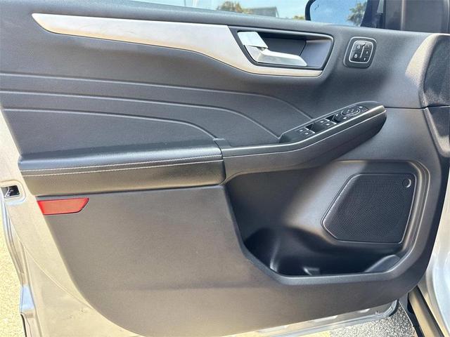 Photo of 2022 Iconic Silver Metallic Ford Escape PHEV