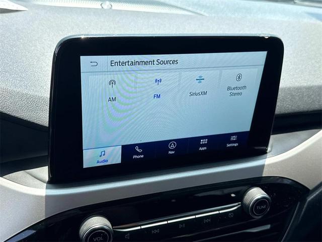 Photo of 2022 Iconic Silver Metallic Ford Escape PHEV