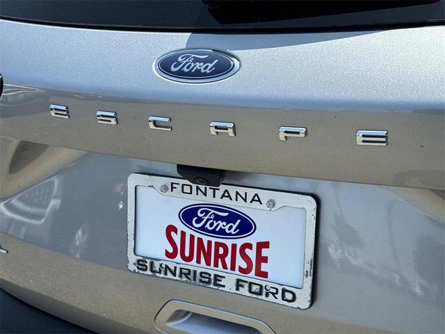 Photo of 2022 Iconic Silver Metallic Ford Escape PHEV