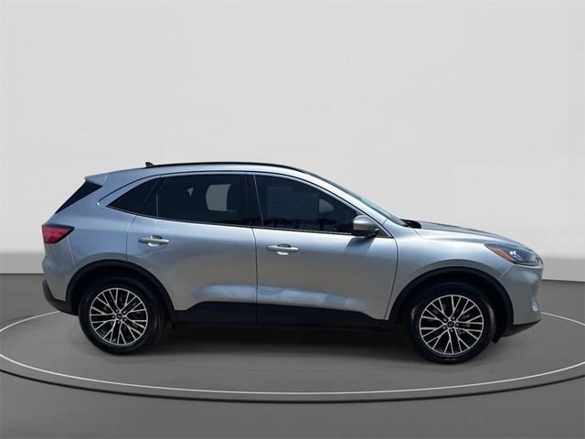 Photo of 2022 Iconic Silver Metallic Ford Escape PHEV