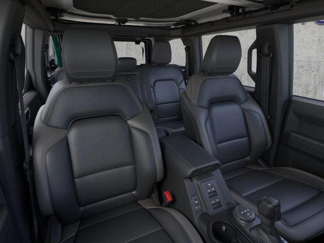 Photo of 2025 Green Ford Bronco