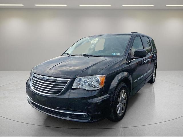 Photo of 2016 Brilliant Black Crystal Pearlcoat Chrysler Town & Country