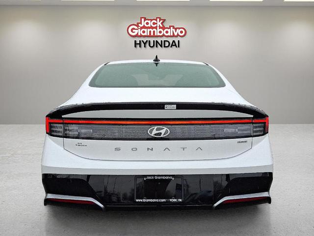 Photo of 2025 White Hyundai SONATA Hybrid