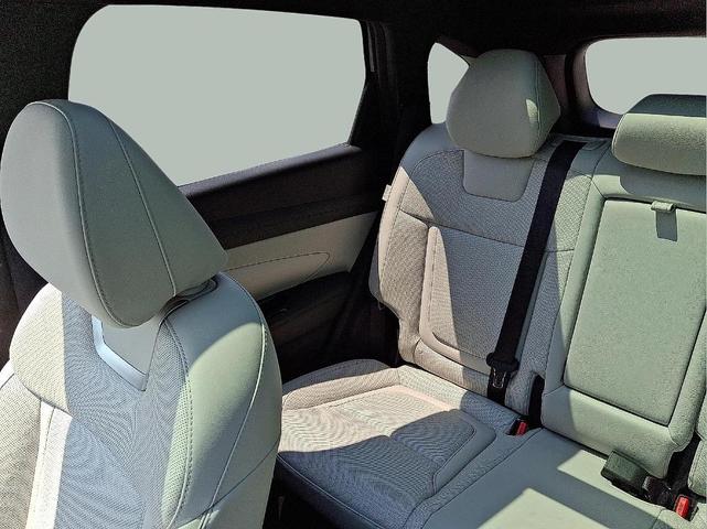 Photo of 2025 Shimmering Silver Hyundai TUCSON Hybrid