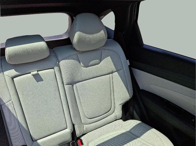Photo of 2025 Shimmering Silver Hyundai TUCSON Hybrid