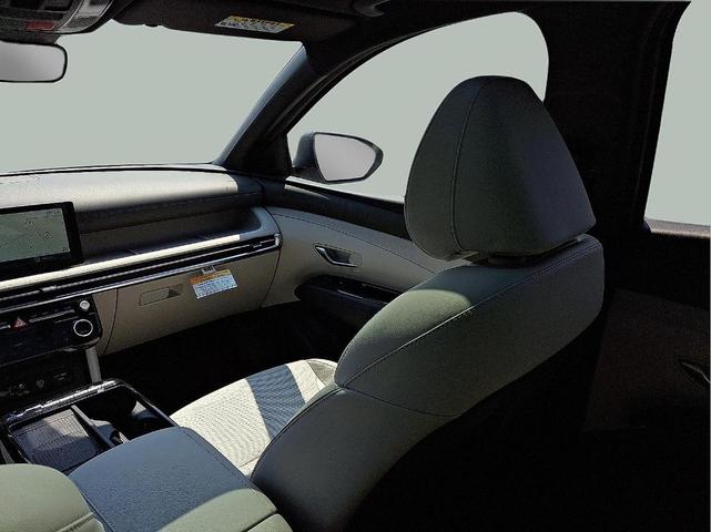 Photo of 2025 Shimmering Silver Hyundai TUCSON Hybrid