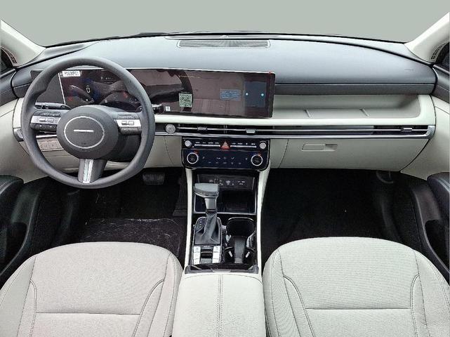 Photo of 2025 Green Hyundai TUCSON