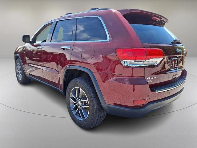 Photo of 2017 Velvet Red Pearlcoat Jeep Grand Cherokee
