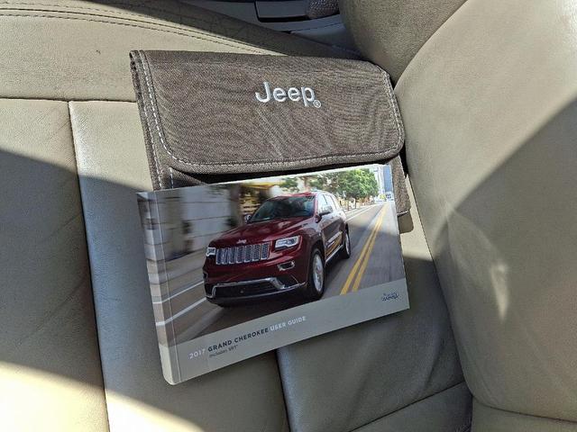 Photo of 2017 Velvet Red Pearlcoat Jeep Grand Cherokee