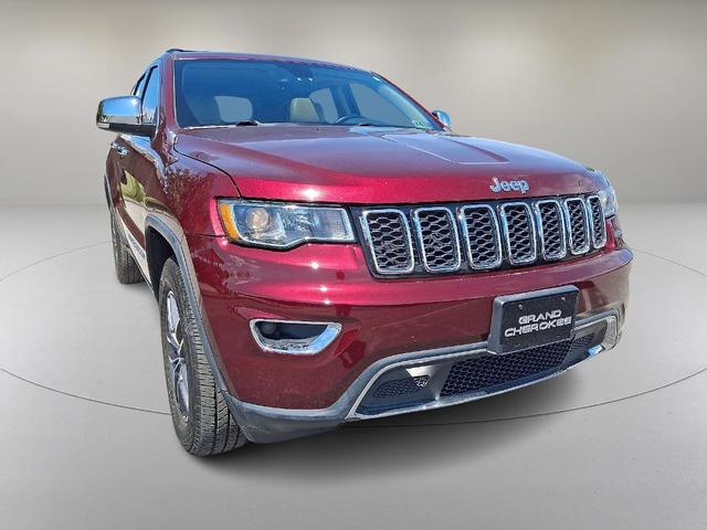 Photo of 2017 Velvet Red Pearlcoat Jeep Grand Cherokee