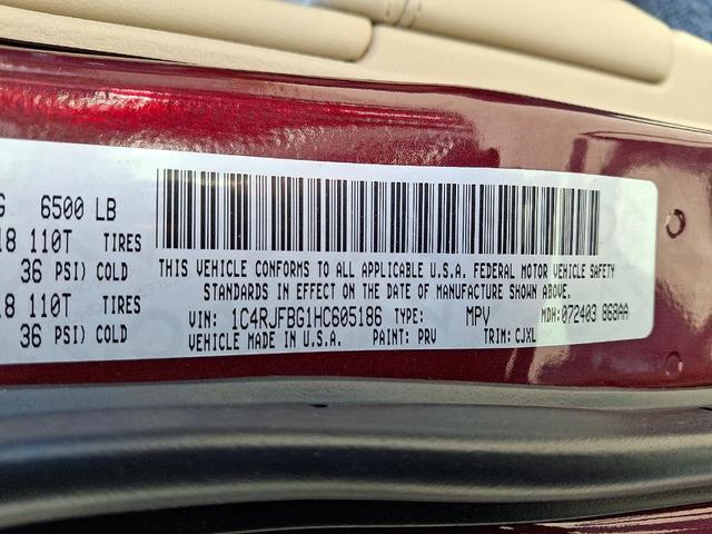 Photo of 2017 Velvet Red Pearlcoat Jeep Grand Cherokee