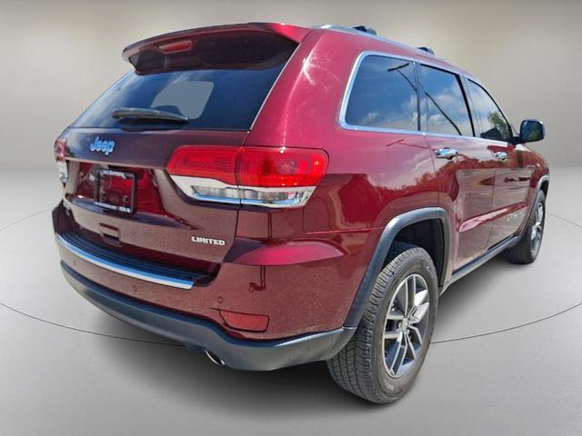 Photo of 2017 Velvet Red Pearlcoat Jeep Grand Cherokee