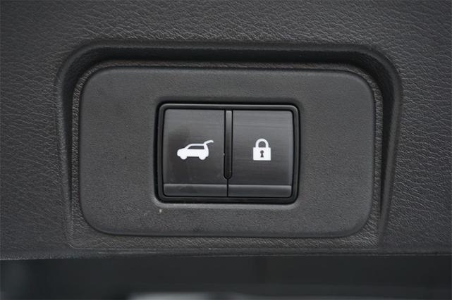 Photo of 2024 Everest White P Nissan Rogue