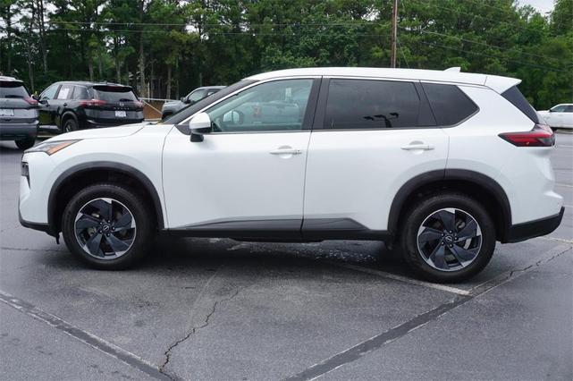 Photo of 2024 Everest White P Nissan Rogue