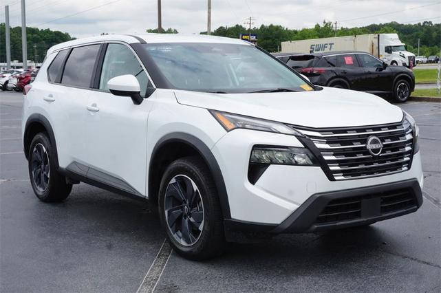 Photo of 2024 Everest White P Nissan Rogue