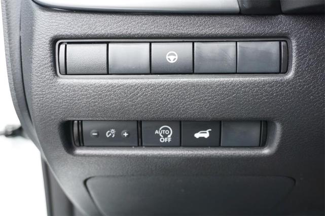 Photo of 2024 Everest White P Nissan Rogue