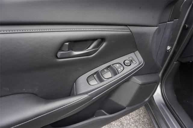 Photo of 2025 Gun Metallic Nissan Sentra