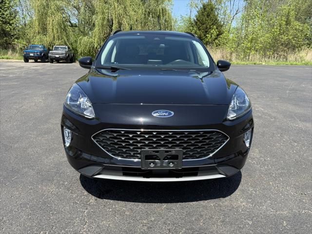 Photo of 2021 Black Metallic Ford Escape