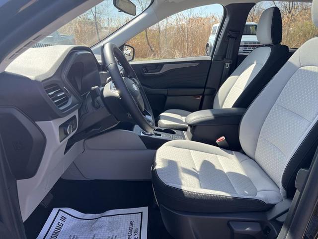 Photo of 2025 Black Metallic Ford Escape