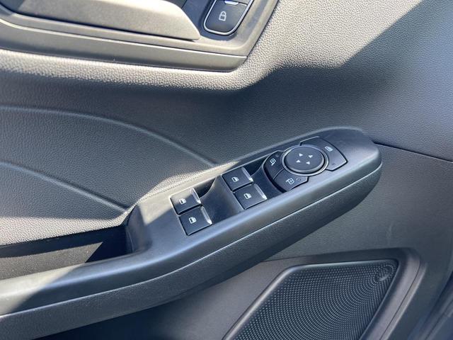 Photo of 2025 Black Metallic Ford Escape