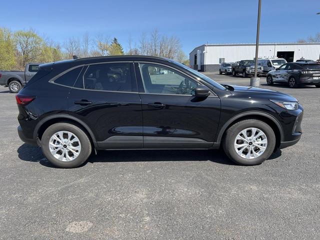 Photo of 2025 Black Metallic Ford Escape