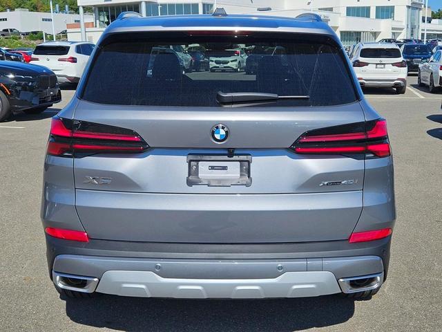 Photo of 2026 Skyscraper Gray Metallic BMW X5