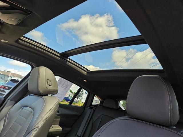 Photo of 2024 Gray BMW X4